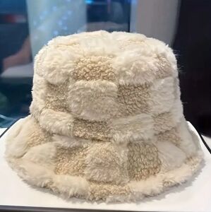 The Snug Aura Bucket Hat - Honey Aura